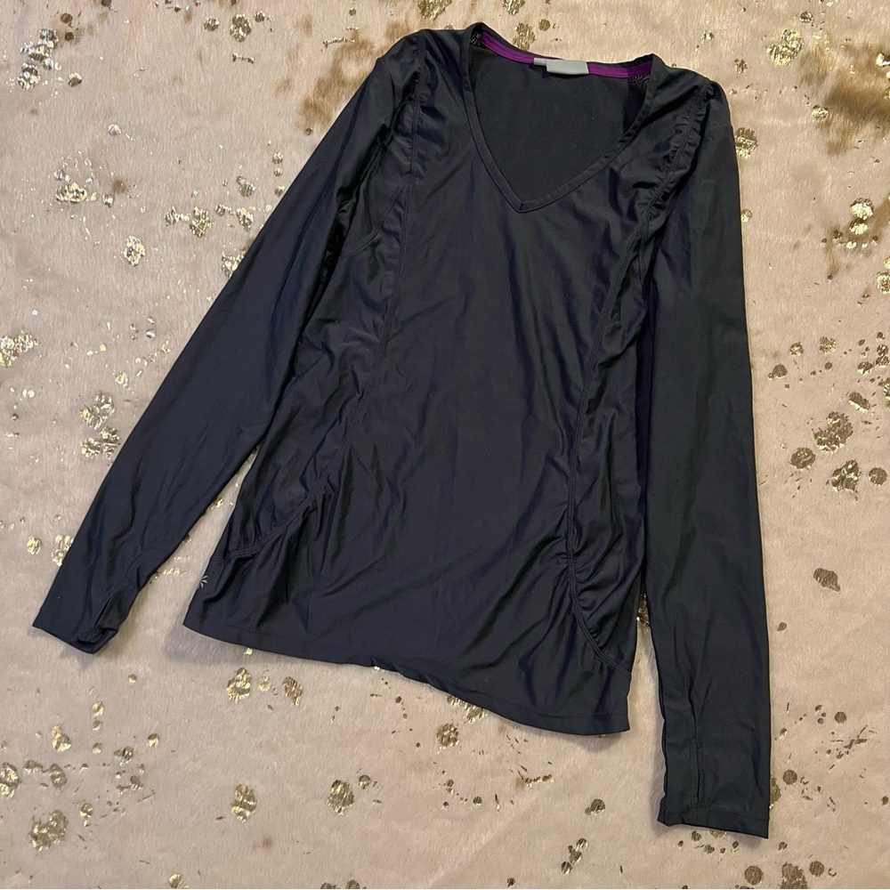 Athleta L long sleeve gray ruched top pattern on back